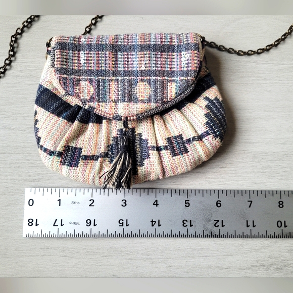 Small Mossimo Crossbody - Picture 2 of 6